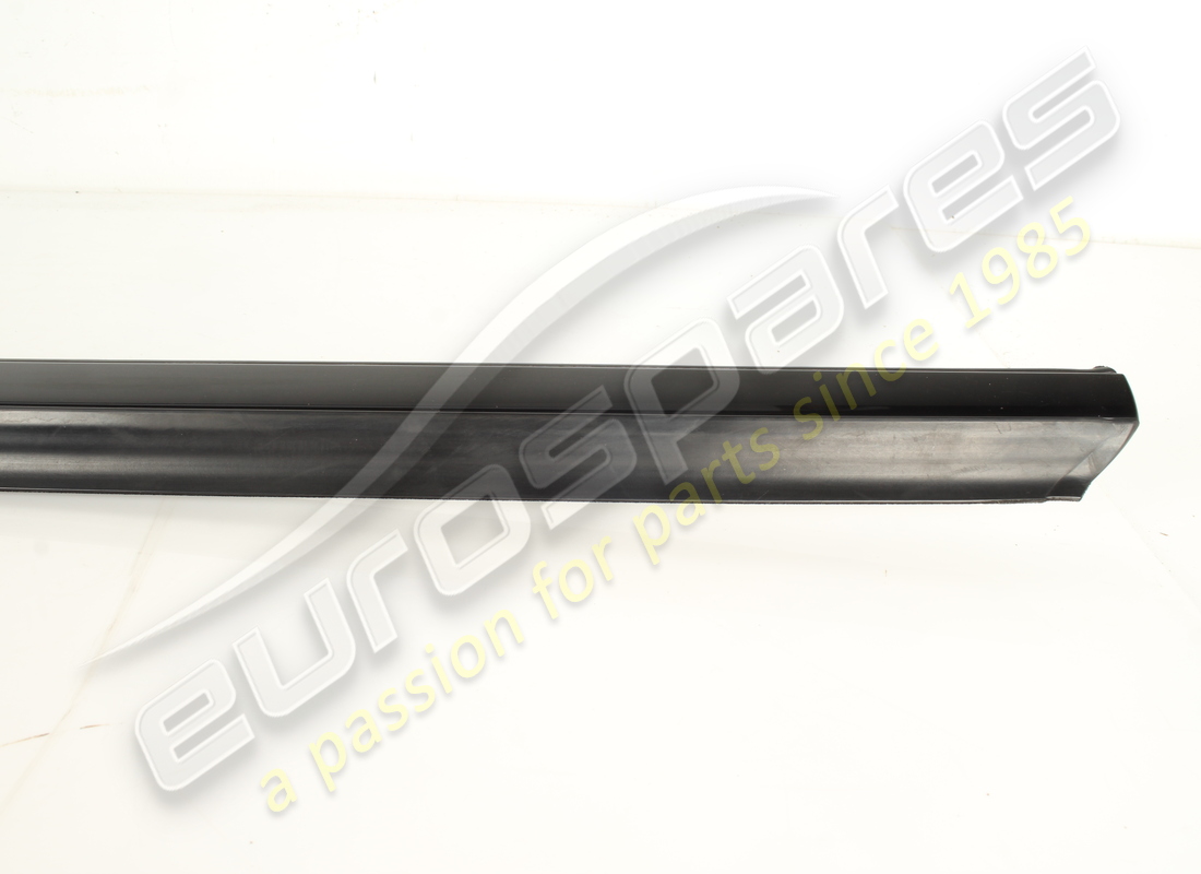 used maserati rh outer glass scraper gask. part number 82076000 (4)