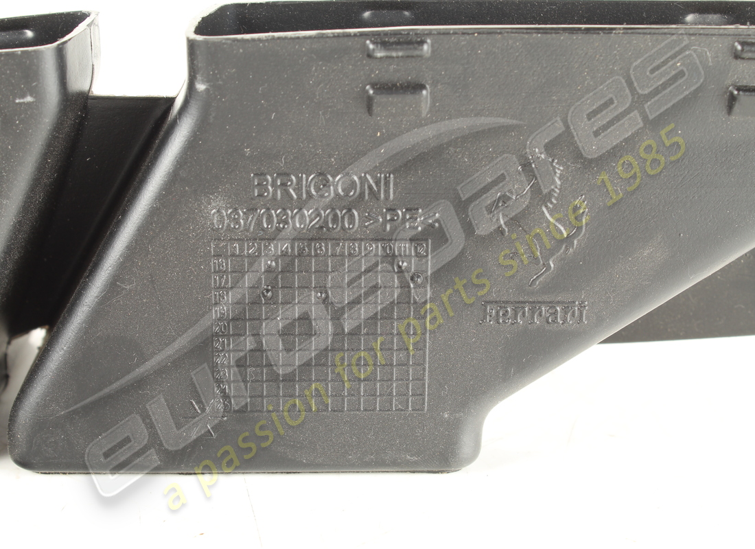 verwendeter ferrari hvac defroster-anschluss. teilenummer 87030200 (3)