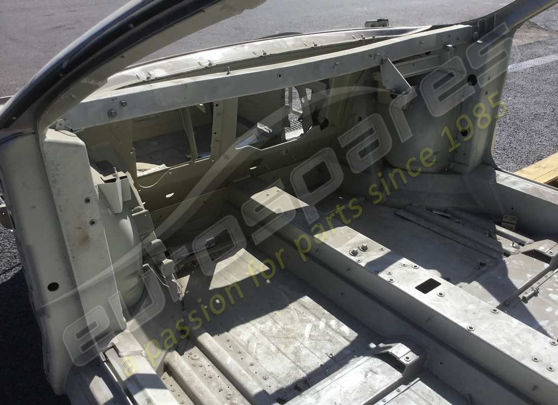 neue ferrari komplette karosserie. teilenummer 360shell (8)