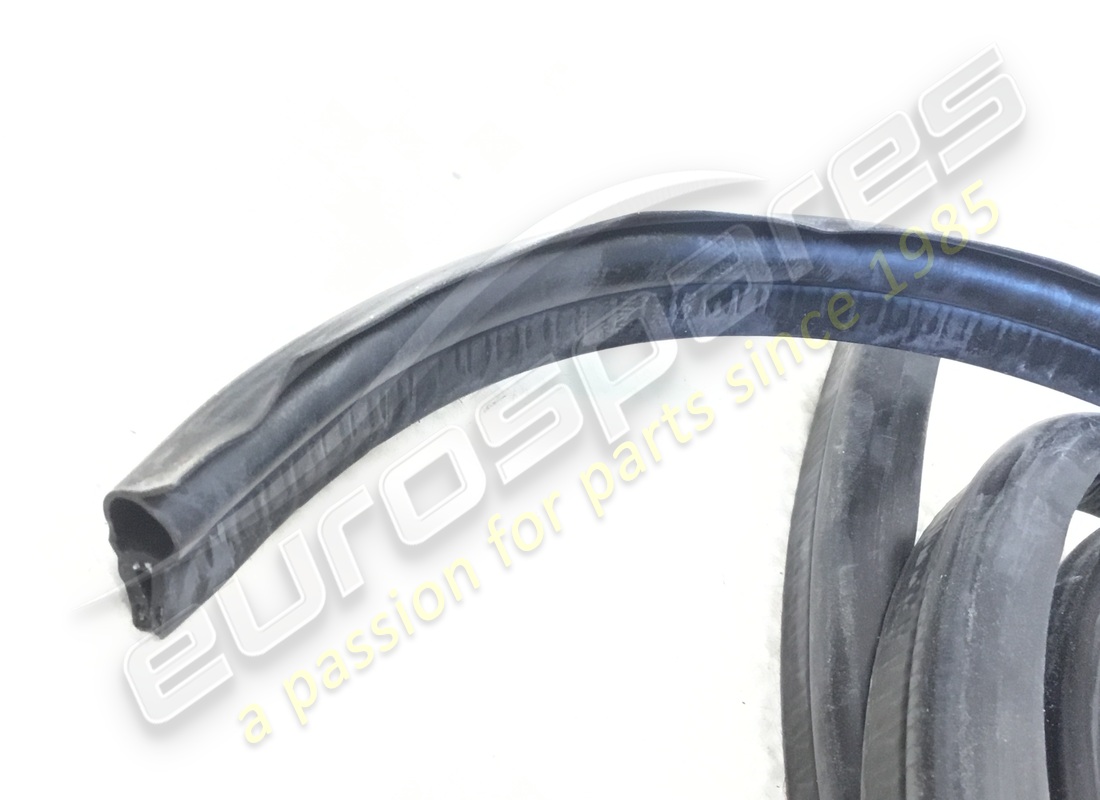 neue ferrari hintere kofferraumdichtung. teilenummer 16326190 (3)