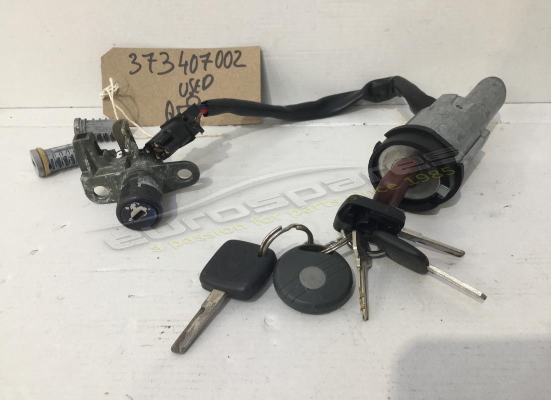 GEBRAUCHTES Maserati ZÜND-/TÜR-+SCHLÜSSELBLOCK-KIT. TEILENUMMER 373407002 (1)