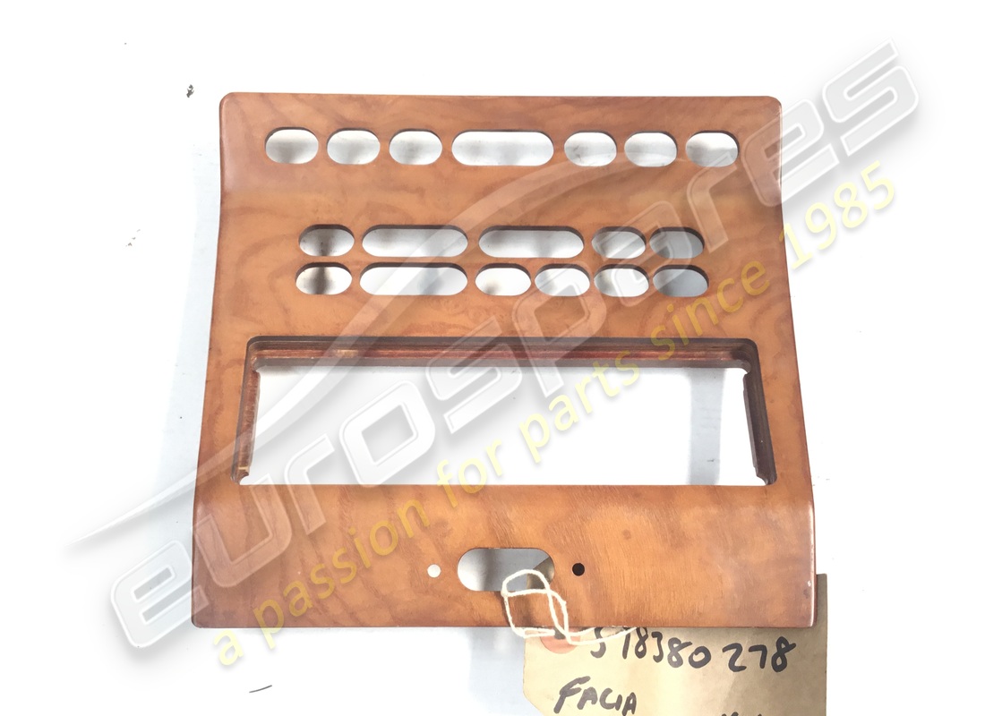 GEBRAUCHT Maserati KLIMAANLAGE / AUTO-STEREOANLAGE KOMPLETTWANNE TEILENUMMER 378380278 (1)