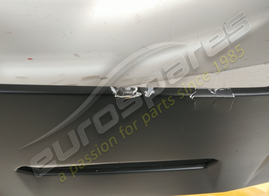 beschädigter lamborghini kofferraumdeckel. teilenummer 476827025 (3)
