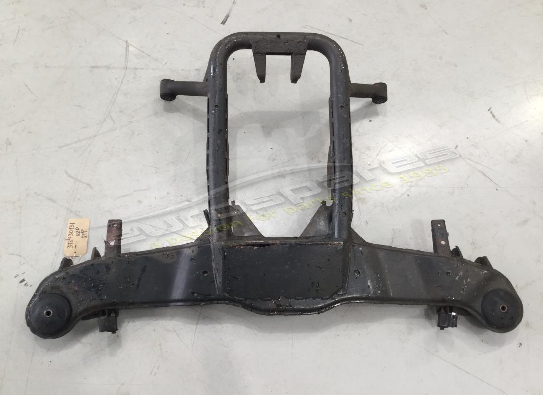 gebrauchter maserati hinterer untergestell. teilenummer 372730131 (1)