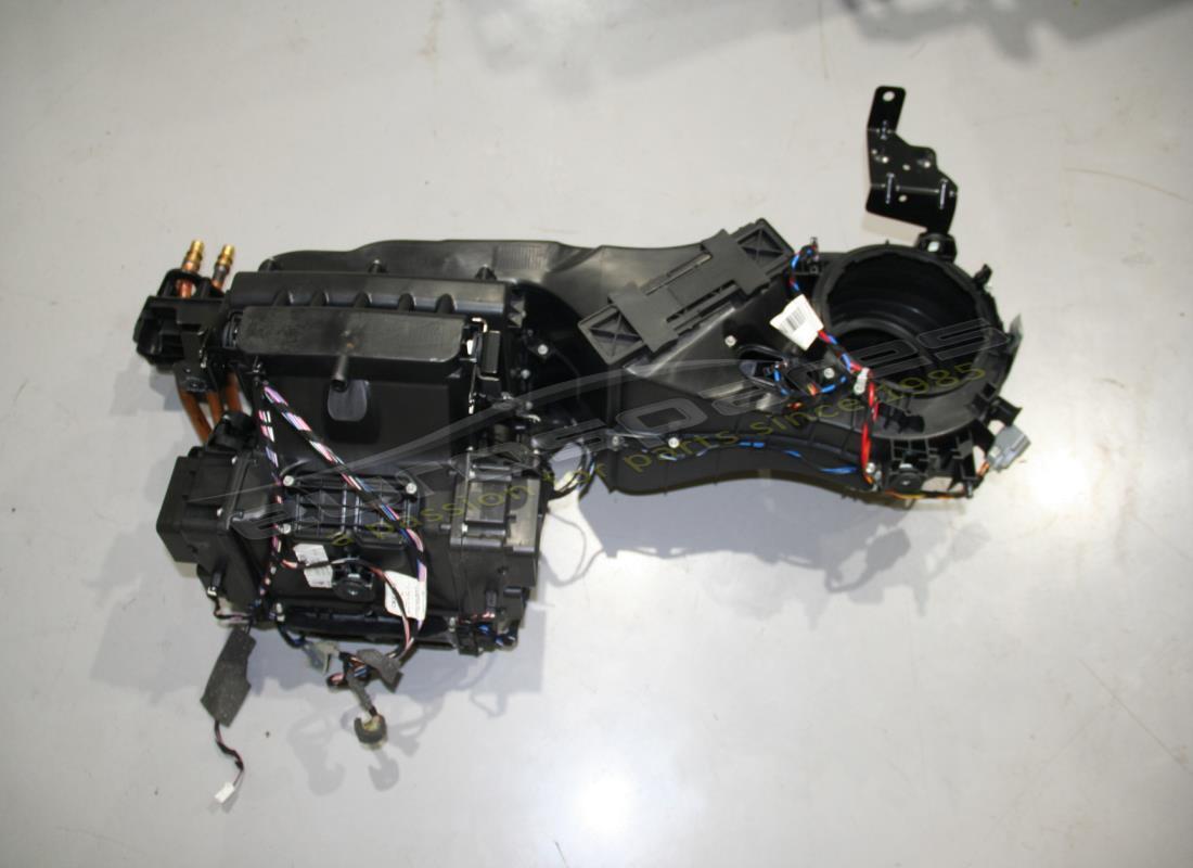 GEBRAUCHTE Ferrari KOMPLETTE KLIMAANLAGE. TEILENUMMER 83357800 (1)
