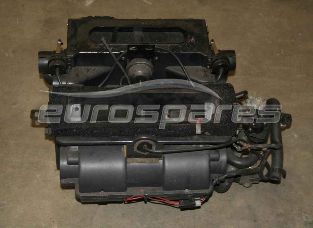 VERWENDET Maserati KOMPLETTES HEIZKASTEN. TEILENUMMER 375515165A (1)