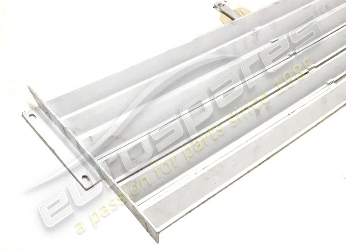 neuer ferrari motorhaubengrill. teilenummer 61752510 (2)