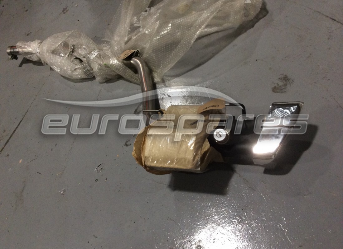 neu maserati kompletter hinterer linker schalldämpfer (v8). teilenummer 670007890 (1)