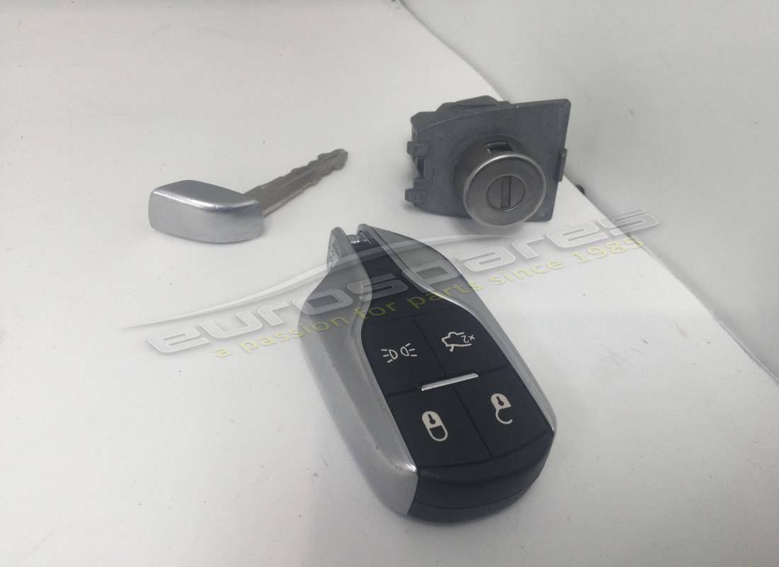 GEBRAUCHTE Maserati FERNBEDIENUNG (EU & ROW). TEILENUMMER 670061894 (1)