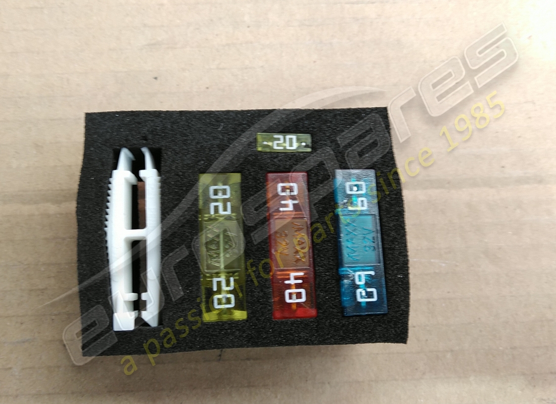 GEBRAUCHTE Eurospares SICHERUNGSHALTER & SICHERUNGEN . TEILENUMMER EAP1230062 (1)