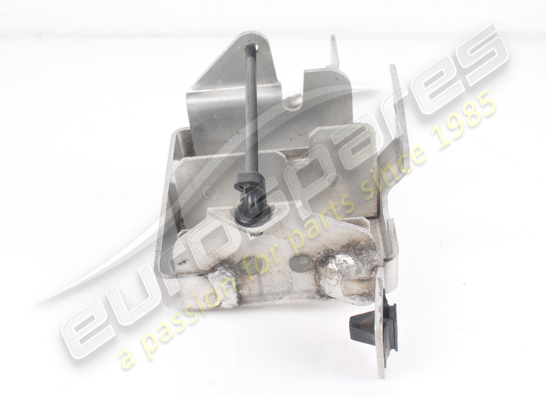 GEBRAUCHTE FERRARI TGK VENTILMONTAGEHALTERUNG. TEILENUMMER 84066200 (4) gebrauchte ferrari tgk ventilmontagehalterung. teilenummer 84066200 (4)