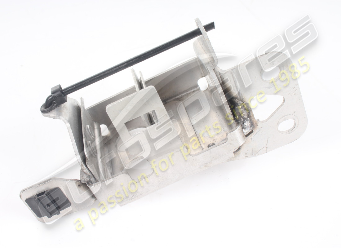 GEBRAUCHTE FERRARI TGK VENTILMONTAGEHALTERUNG. TEILENUMMER 84066200 (2) gebrauchte ferrari tgk ventilmontagehalterung. teilenummer 84066200 (2)