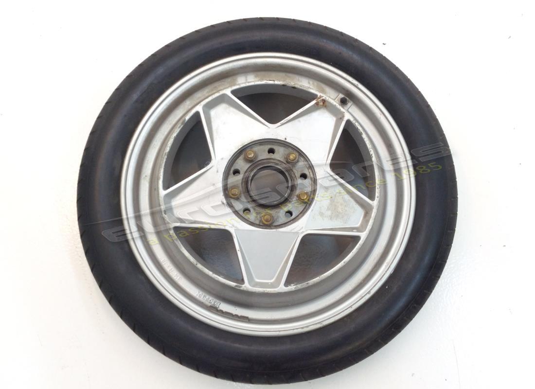 gebrauchte ferrari ersatzreifenfelge 3v4 b x 18. teilenummer 124184 (1)