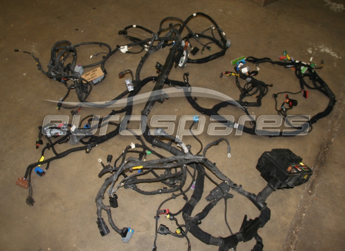 VERWENDET Maserati VORDERE HAUPTVERKABELUNG. TEILENUMMER 670008655 (1)