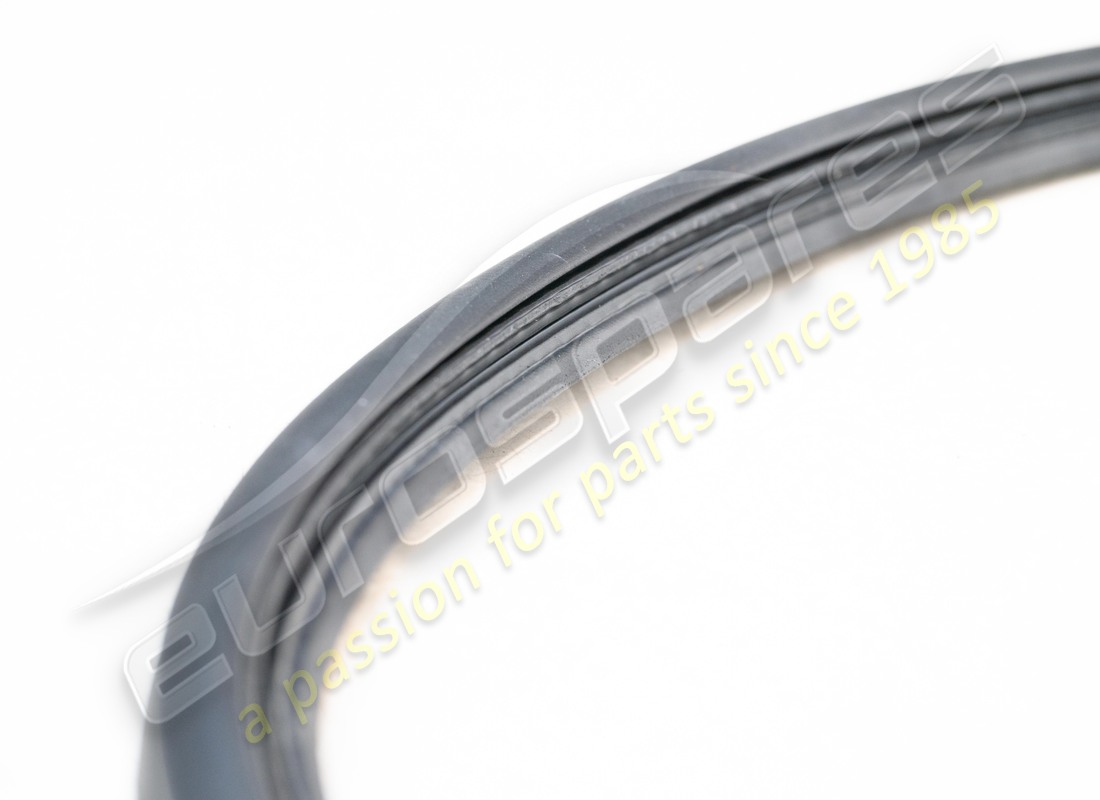 neue maserati hintere motorhaubendichtung.. teilenummer 66517200 (2)