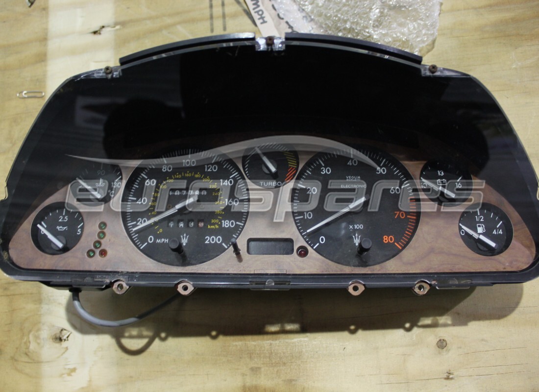 GEBRAUCHTES Maserati INSTRUMENT. BAUGRUPPE. TEILENUMMER 373640101 (1)
