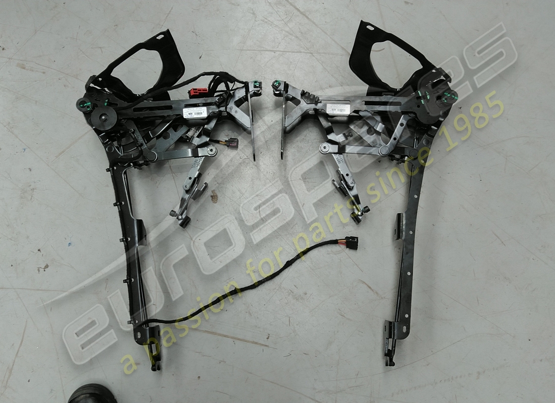 VERWENDET Ferrari GRUPPO CAPOTE . TEILENUMMER 939121 (1)