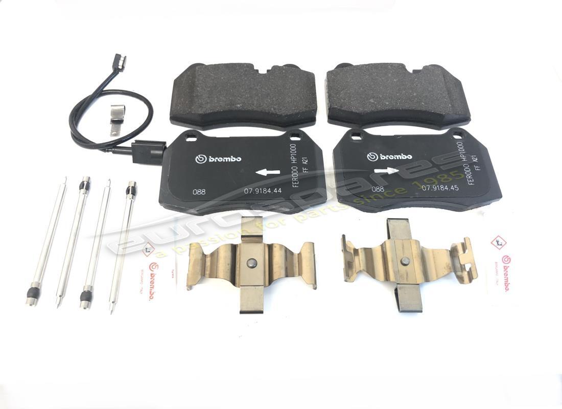 neues maserati front-bremsbelagsatz-set. teilenummer 673010321 (1)