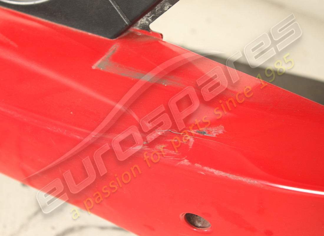 gebrauchter ferrari hinterer stoßstange. teilenummer 84725710 (3)