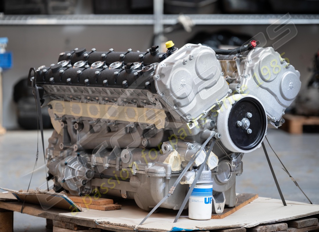 neuer lamborghini lp700 motor. teilenummer 399900138 (2)