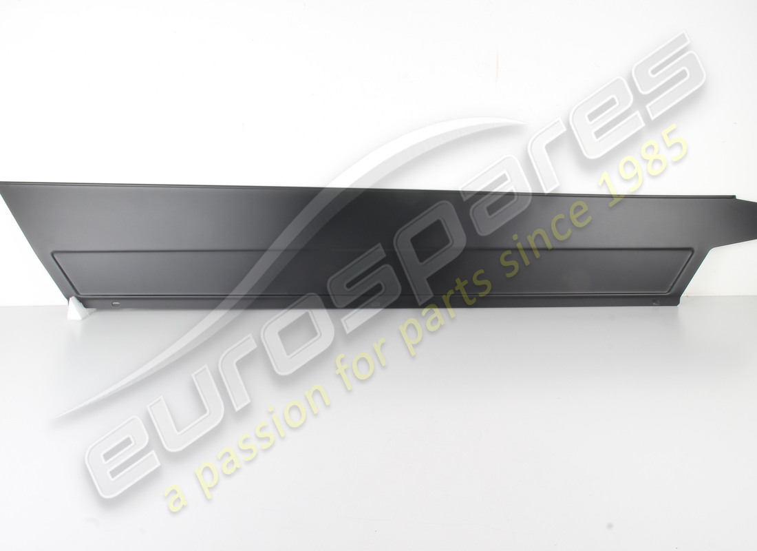 neue ferrari linke kickplatte. teilenummer 64119300 (1)