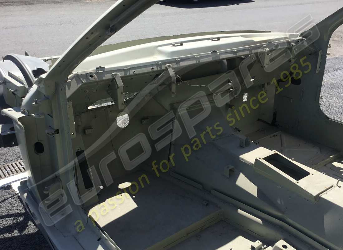 neu ferrari ferrari 456 komplette karosserie. teilenummer 64318000 (5)