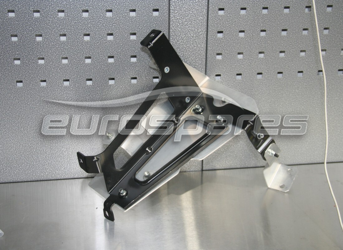 GEBRAUCHTE Ferrari HALTERUNG RHD . TEILENUMMER 83123700 (1)