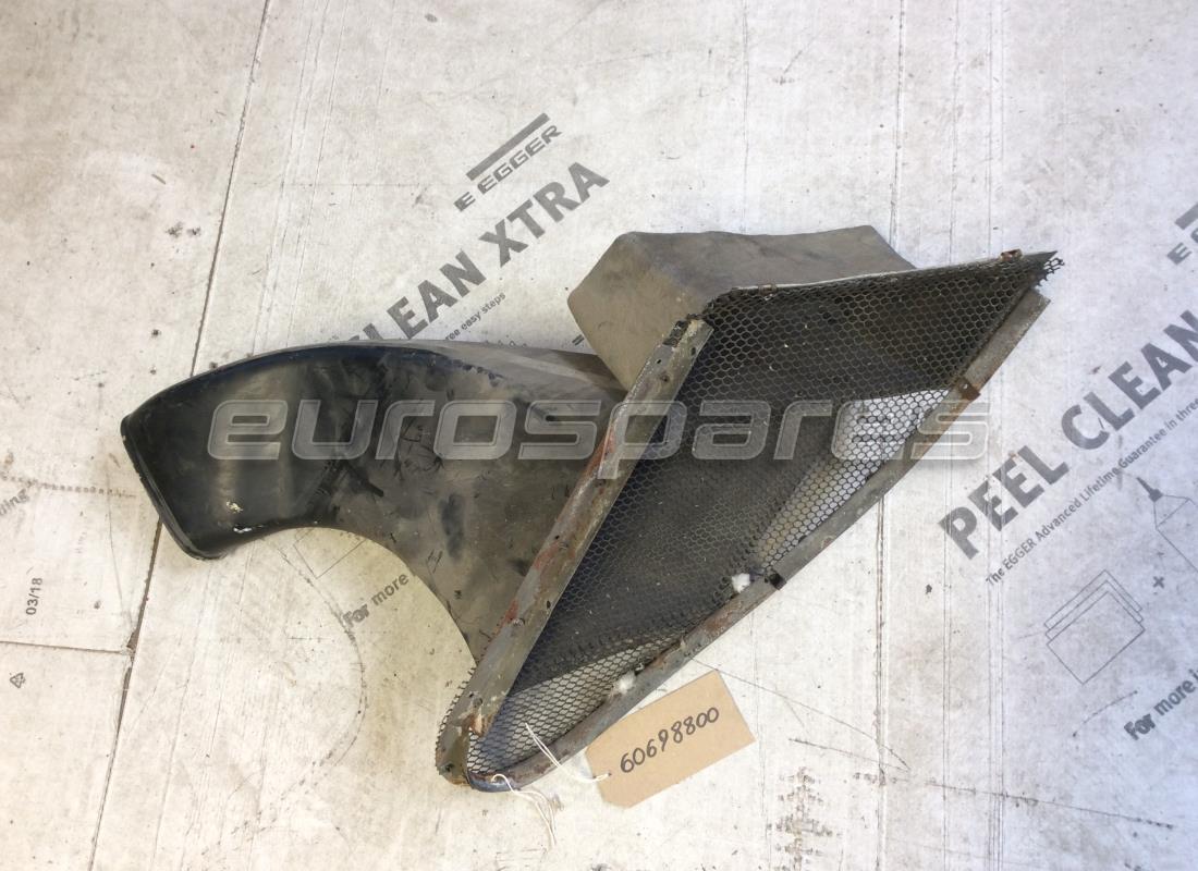 GEBRAUCHT Ferrari RH LUFTEINLASS . TEILENUMMER 60698800 (1)