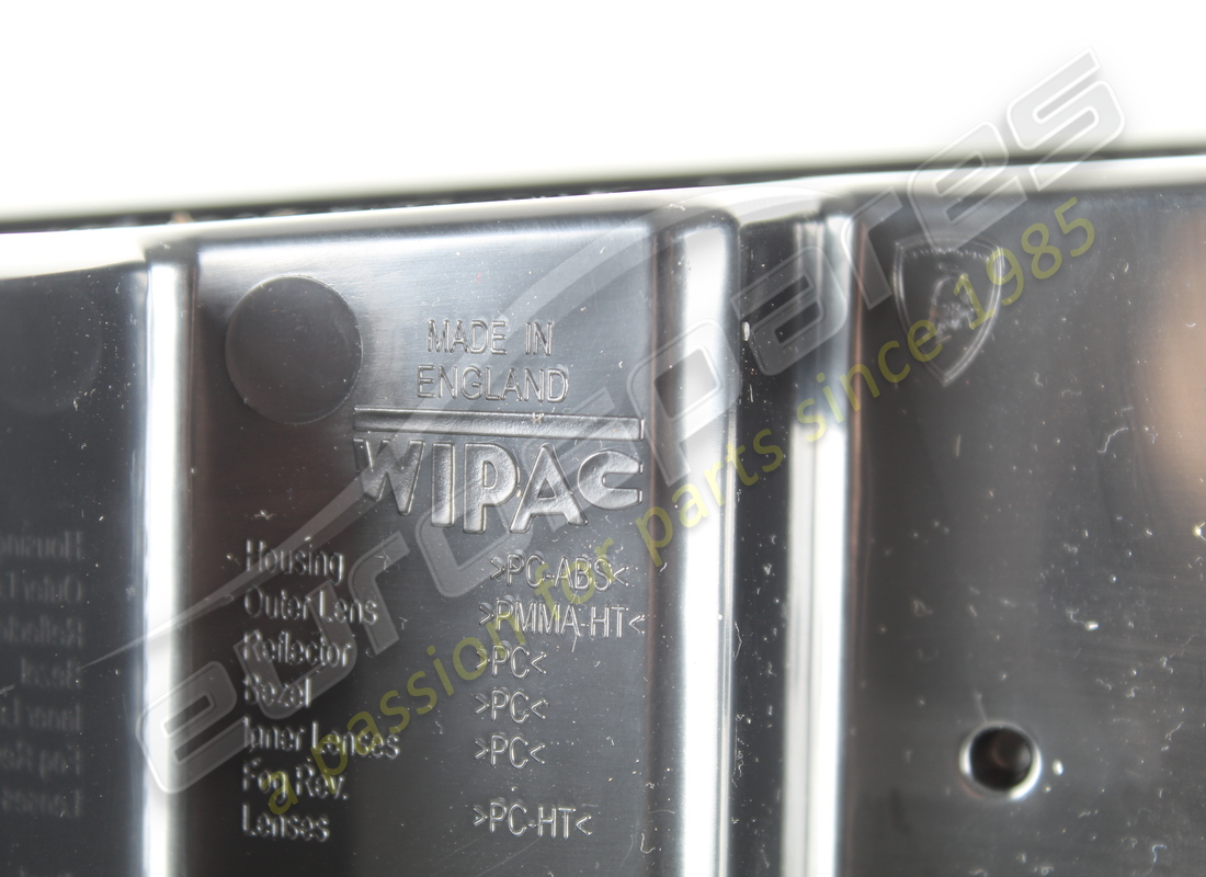 NEUE RECHTE RÜCKLEUCHTE LAMBORGHINI. TEILENUMMER 470945096D (3) neue rechte rückleuchte lamborghini. teilenummer 470945096d (3)