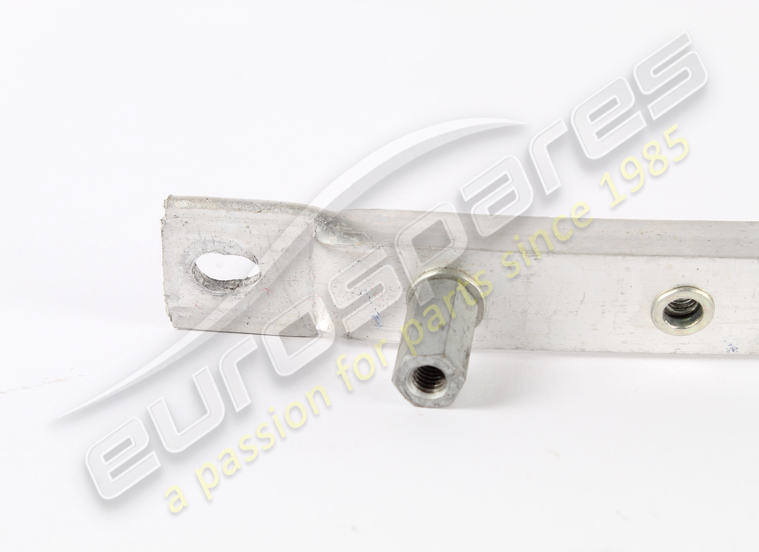 GEBRAUCHTES FERRARI VORDERES FUSSRASTEN-MONTAGERROHR. TEILENUMMER 82953800 (4) gebrauchtes ferrari vorderes fussrasten-montagerrohr. teilenummer 82953800 (4)