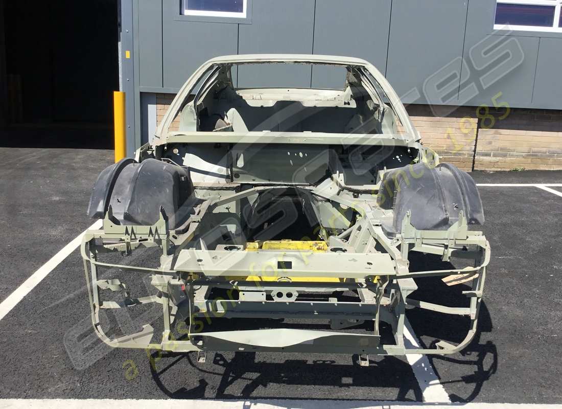 neu ferrari ferrari 456 komplette karosserie. teilenummer 64318000 (3)