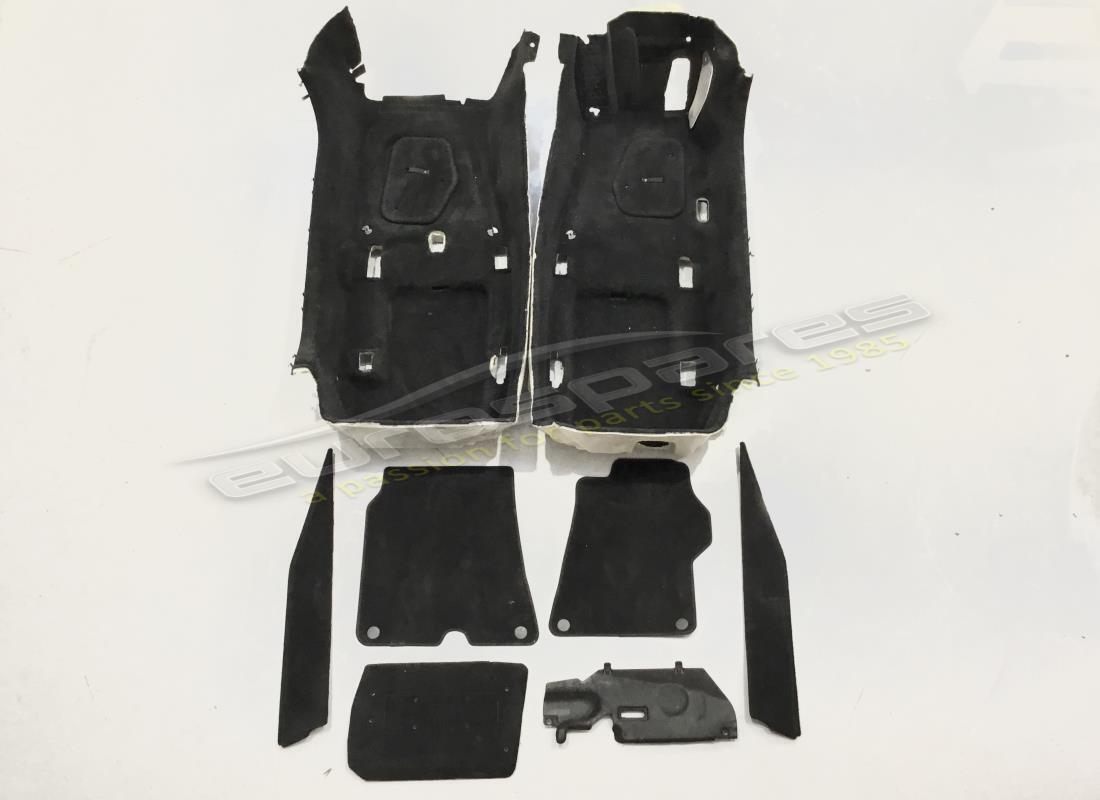 GEBRAUCHTER Ferrari RHD HAUPTTEPPICHSATZ. TEILENUMMER 81267999 (1)