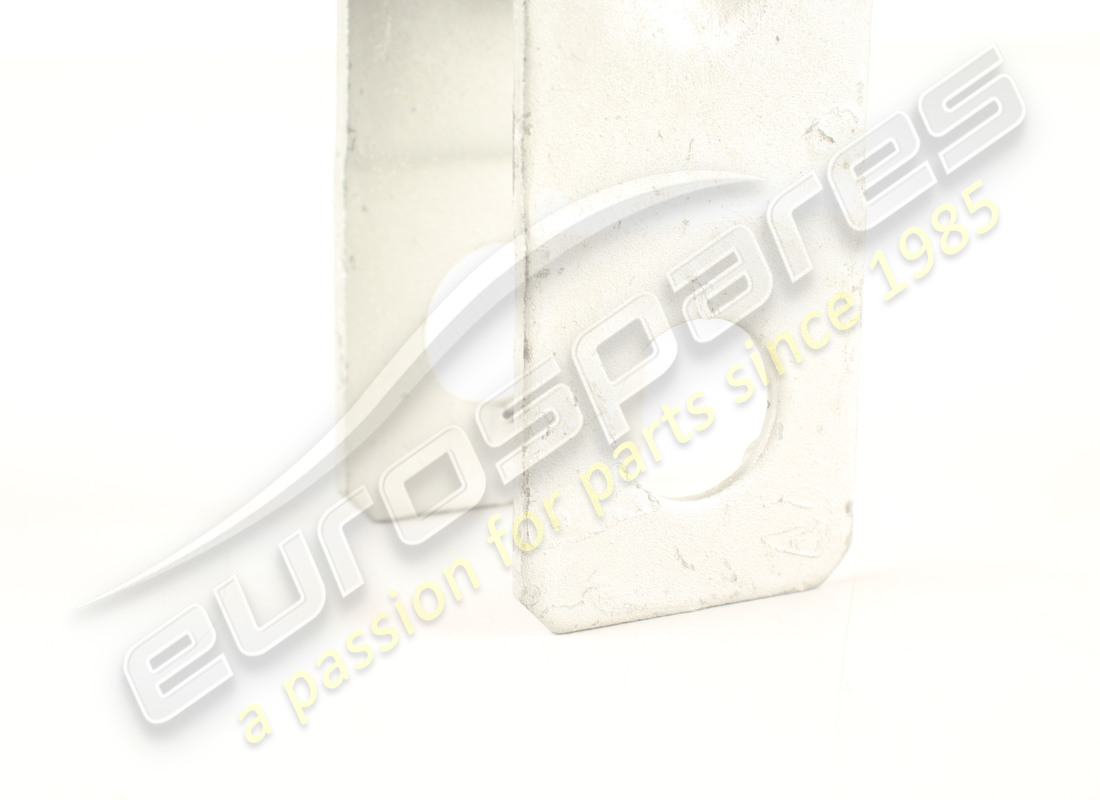 neue maserati-halterung. teilenummer 670006270 (3)