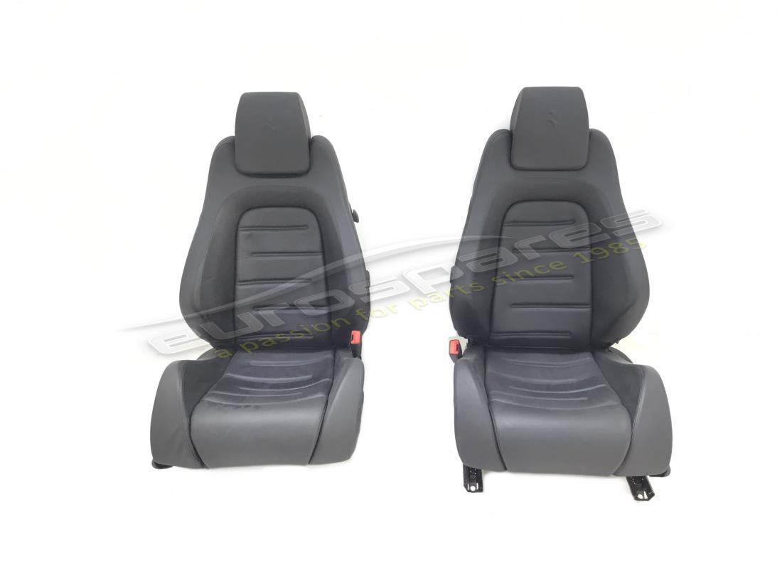 GEBRAUCHTES Ferrari RECHTS-SITZPAAR. TEILENUMMER 690849001 (1)