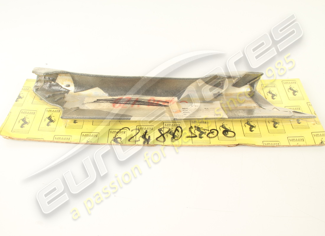 neues ferrari rh-formteil. teilenummer 62480500 (2)