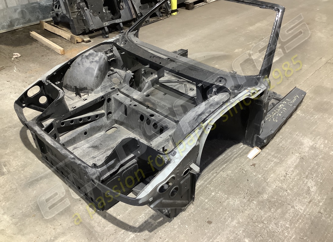 gebrauchtes eurospares ferrari 348 vorderes fahrgestell. teilenummer eap1227288 (2)