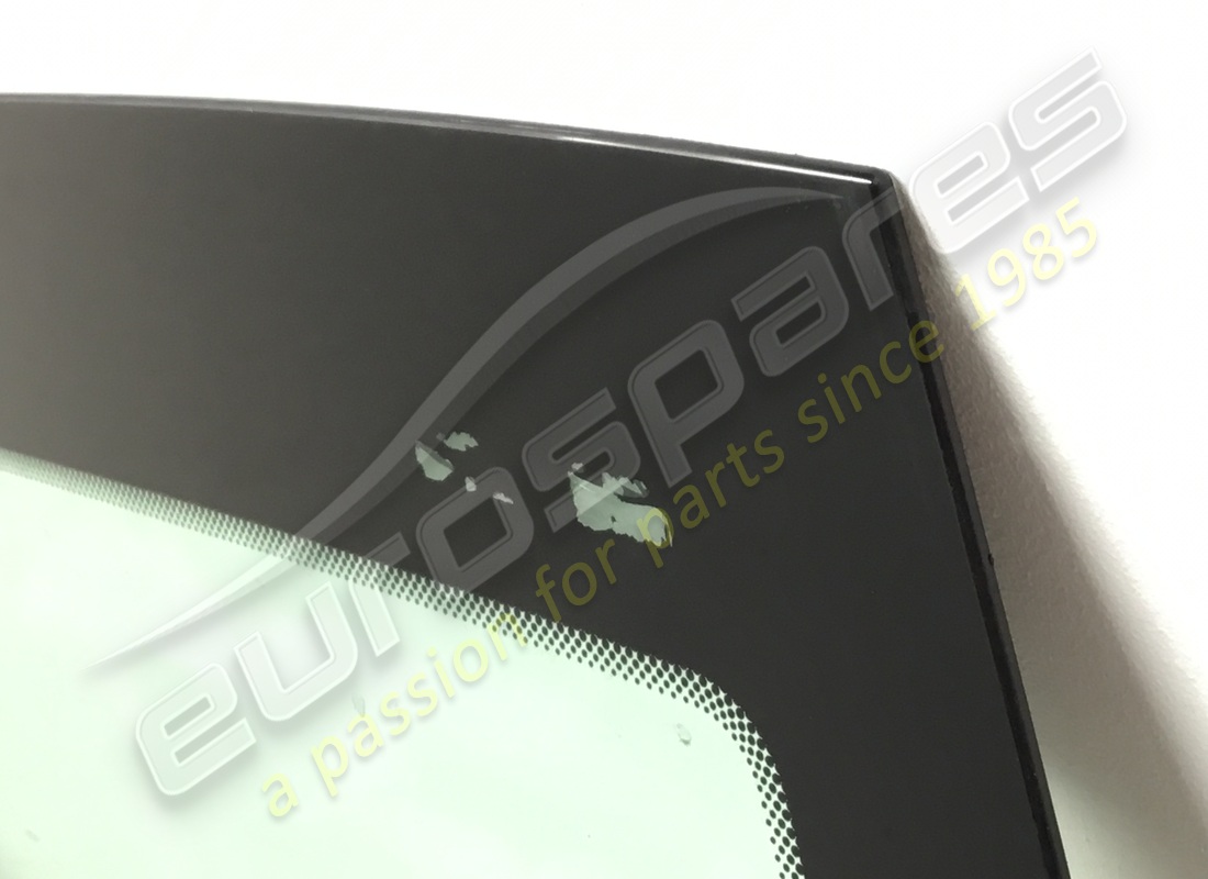 verwendetes ferrari glas für die heckhaube. teilenummer 68074900 (2)