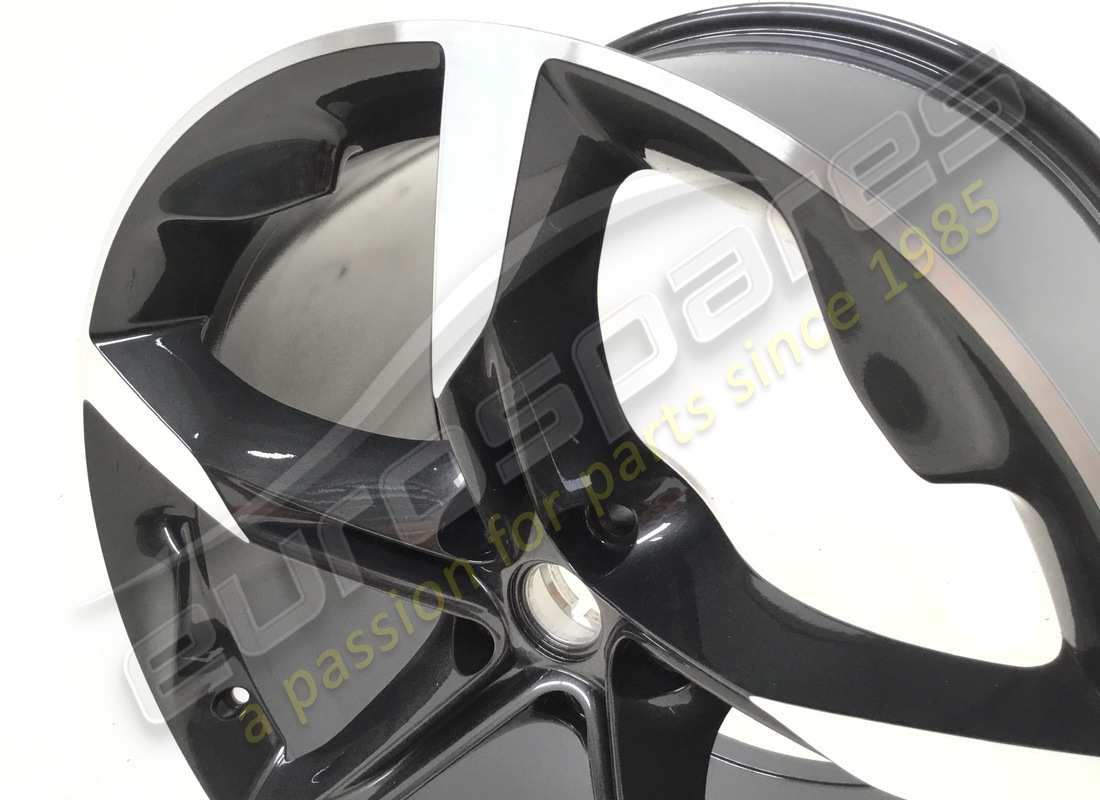 neues ferrari rechtes hinterrad. teilenummer 848645 (2)