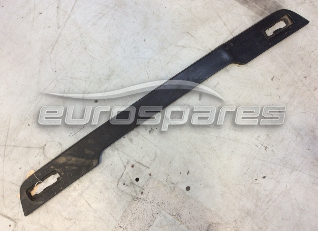 VERWENDET Ferrari HINTERES STOßSTANGENGUMMI (FRÜHER DÜNNER TYP). TEILENUMMER 40018103 (1)