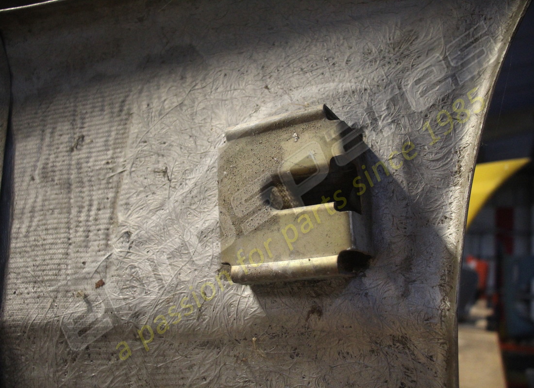 gebrauchter ferrari hinterer stoßstange. teilenummer 64638110 (7)