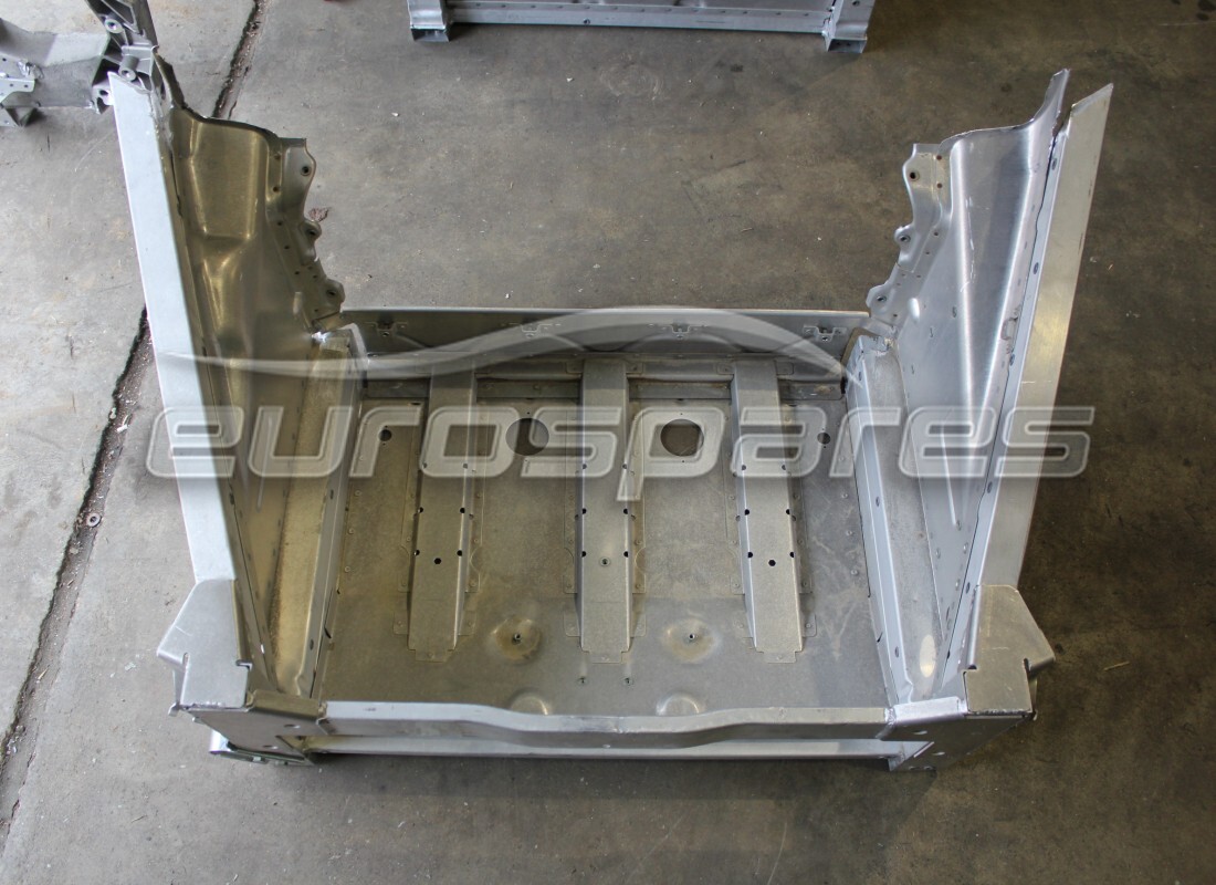 neuer ferrari vorderrahmen komplett. teilenummer 81035011 (1)