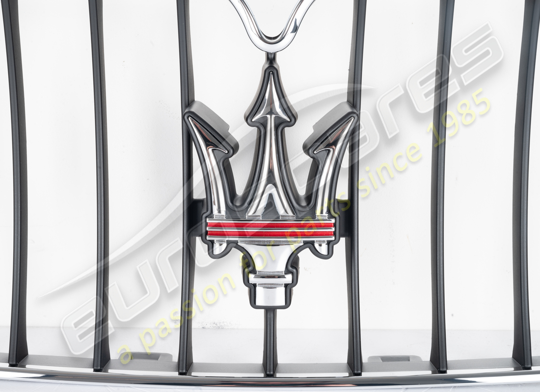 neuer maserati frontgrill. teilenummer 81131500 (4)