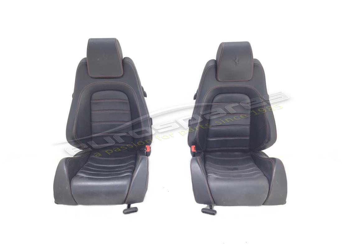 GEBRAUCHT Ferrari PAAR SITZE. TEILENUMMER 690854000 (1)