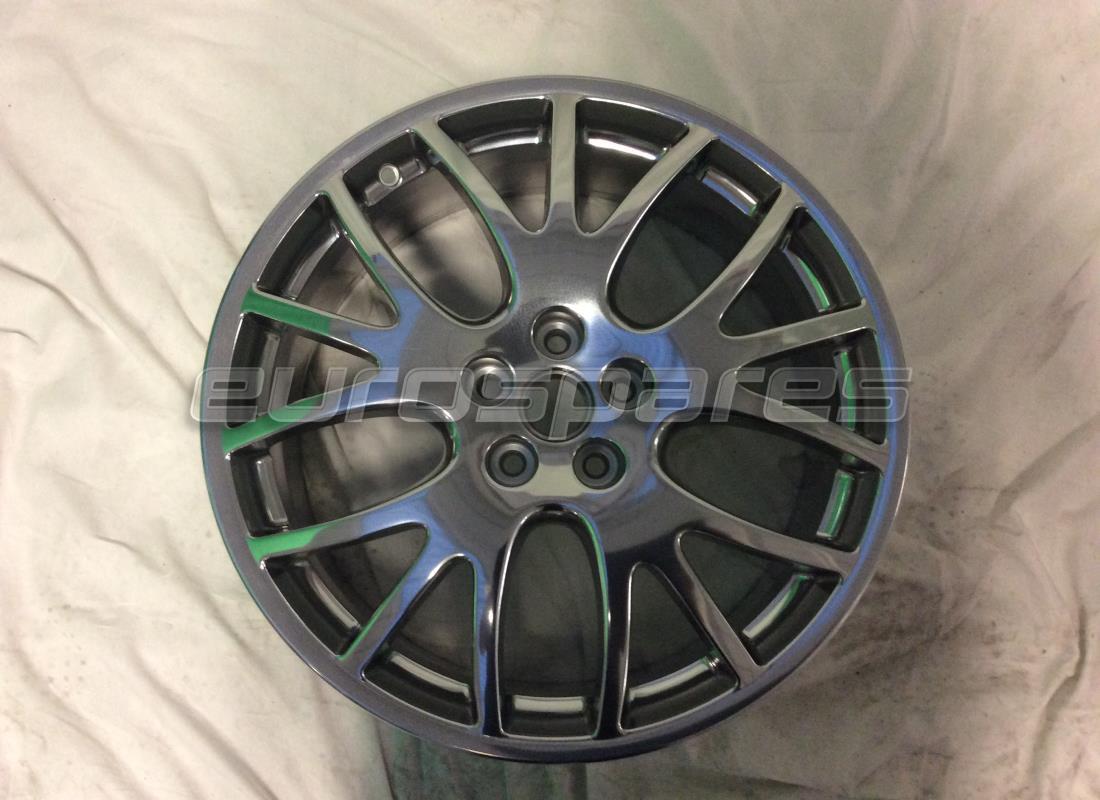 ÜBERHOLTES Maserati VORDERRAD. TEILENUMMER 206015 (1)