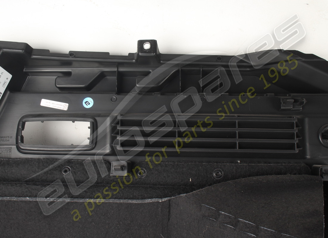 GEBRAUCHT MASERATI LINKE SEITENABDECKUNG SCHWARZ. TEILENUMMER 670098384 (8) gebraucht maserati linke seitenabdeckung schwarz. teilenummer 670098384 (8)