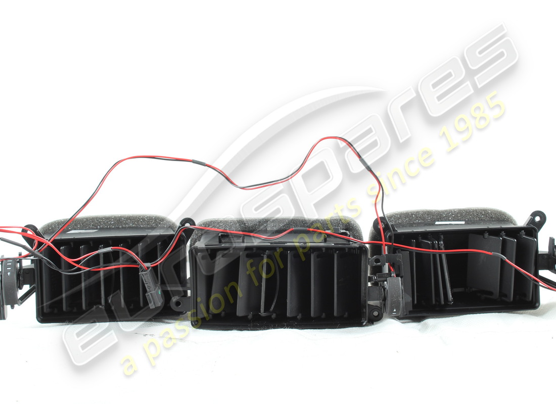 neu maserati kit luftöffnungen + kabel. teilenummer 673001090 (3)
