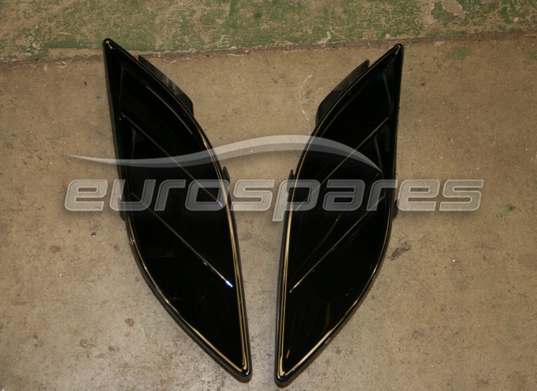 GEBRAUCHTES Ferrari SATZ SEITLICHE SPORT-LUFTDÜSEN. TEILENUMMER 70002669 (1)