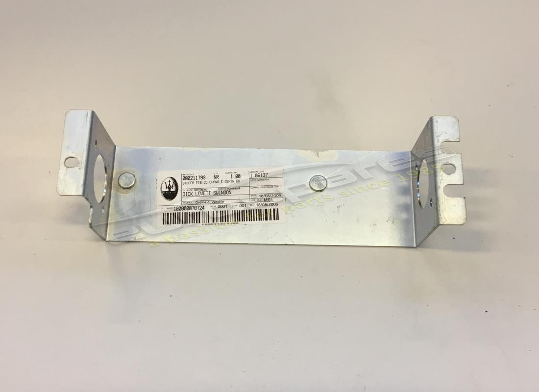 GEBRAUCHT Maserati HALTERUNG SCHNELL. CD WECHSLER UND B . TEILENUMMER 211799 (1)