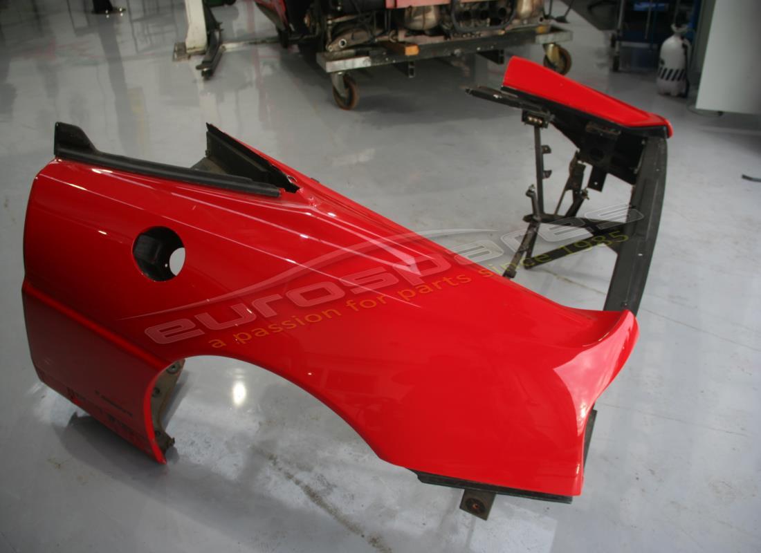 gebrauchtes ferrari hinteres seitenwandteil links. teilenummer 9200100500 (1)