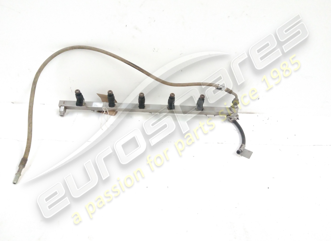 gebrauchte lamborghini rechte kraftstoffleitungsbaugruppe. teilenummer 07l133681f (1)